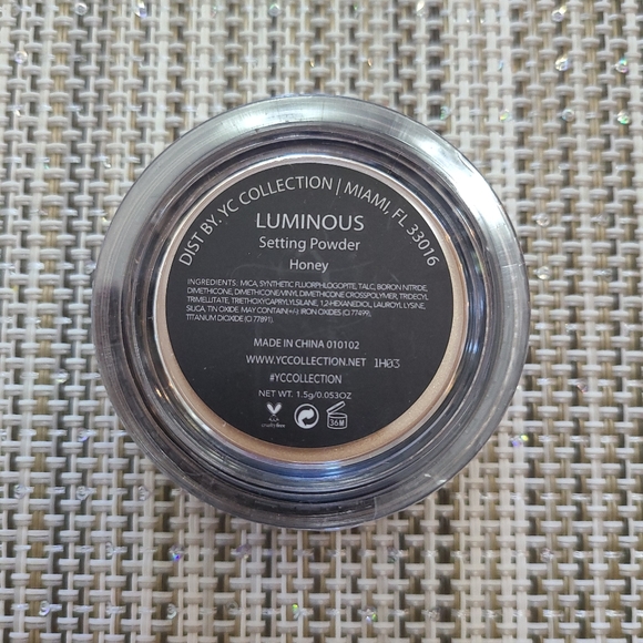 YC Collection Luminous Setting Powder - Picture 3 of 3